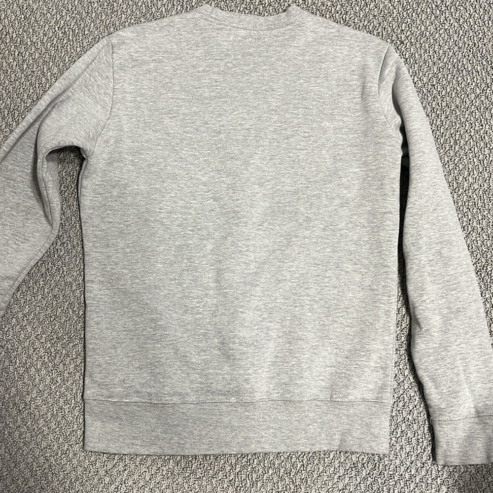 Essential Champion Crewneck - Picture 4 of 4